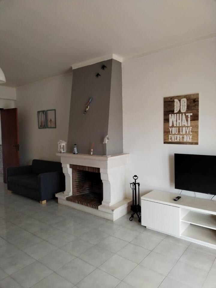 Ip5 Chivas Beach House Ferrel  Kültér fotó