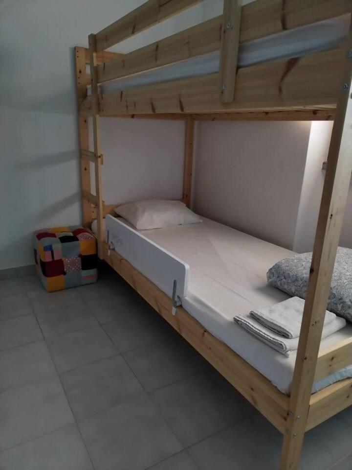 Ip5 Chivas Beach House Ferrel  Kültér fotó